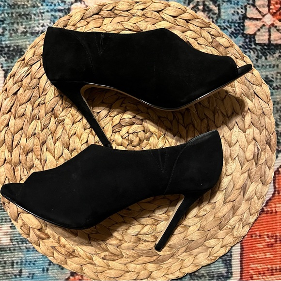 Charles by Charles David Heels - Picture 7 of 10